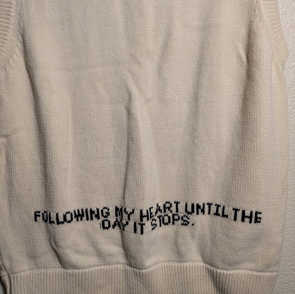 KONTEND knitted vestChic Cream Sleeveless Sweater with Red Heart - Picture 8 of 9